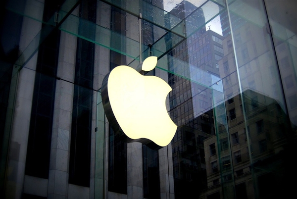 苹果拒绝美国FBI：要求帮助解锁凶手使用的两部iPhone 