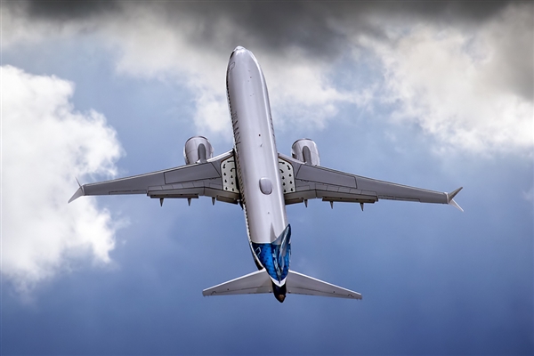 美国航空推迟波音737 MAX航班的取消时间 看来复飞成谜