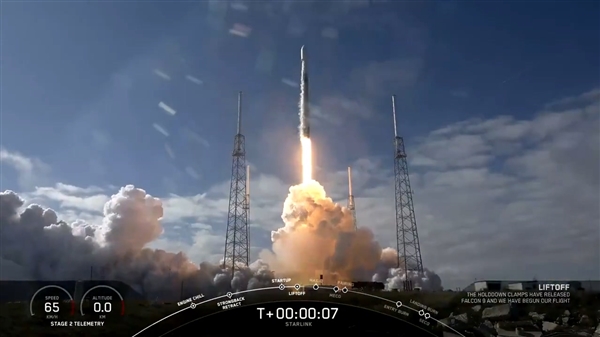 SpaceX第五批60颗卫星猎鹰9号火箭顺利升空 四手火箭判定回收失败
