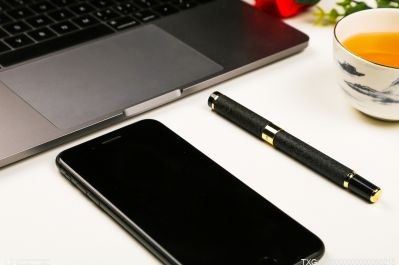 小米第一款竖向折叠屏手机已在路上  首发起售价9999元